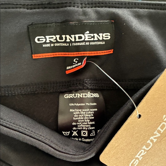 Grundens Women's Black Leggings - Picture 2 of 6